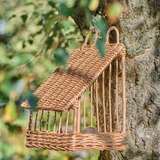 H�ndflettet fuglefoderhus til dine sm� fjerede venner &hearts;