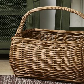 Kurv - Firkantet - Hank p� langs - L:39 cm.