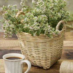 Vietnamkurv i bambus med hanke - H:23 x :21 cm.