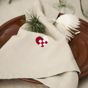 Stofservietter med broderier til den hyggelige juletradition