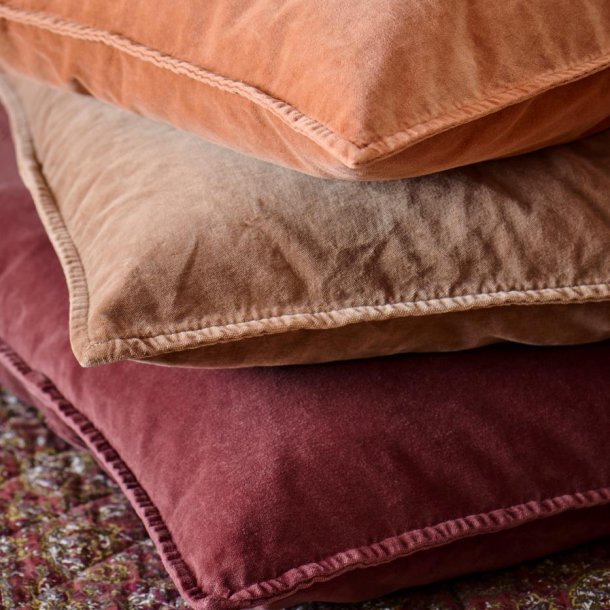 Velourpudebetr�k i stenvasket bomuldsvelour i smukke, st�vede farver