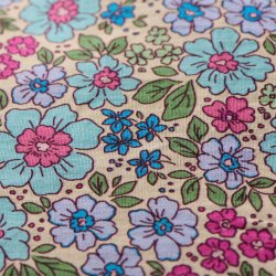 Pudebetr�k i et v�ld af m�nstre og farver