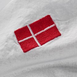 Dug - Aflang m/danske flag hvid - 150 x 250 cm