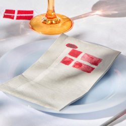 16 servietter - Dannebrog p� flagstang