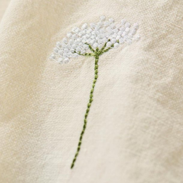 Stofserviet - Flora - Hvid sk�rmblomst - Butter cream - 40 x 40 cm