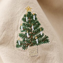 Stofserviet - Tradition  - Juletr� i kurv - H�rfarvet