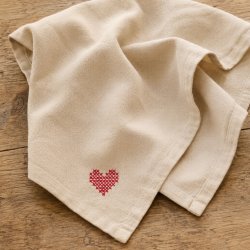Stofserviet - Tradition  - R�dt korsstingshjerte - H�rfarvet