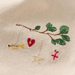 Stofserviet - Tradition  - Fyrregren med julepynt - H�rfarvet