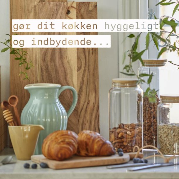 Smukke sager i olieret akacietr� til k�kkenet.