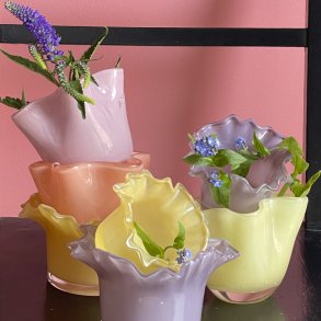 Smukke glasvaser og -stager fra Madam Stoltz