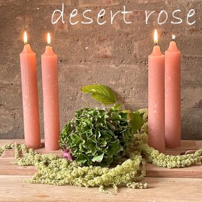 Sart rosa - og et rustikt tapasbrt som fundament ♥